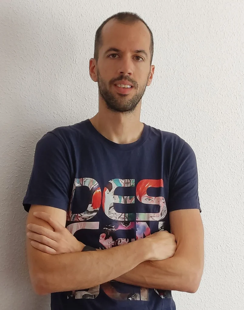 Retrato del docente Daniel Jato Espino, especialista de la Maestría en Ingeniería y Gestión Ambiental.